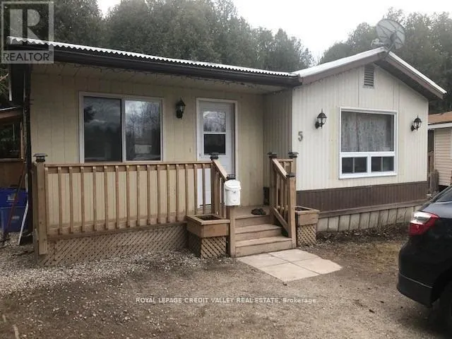 5 LAUREL LANE