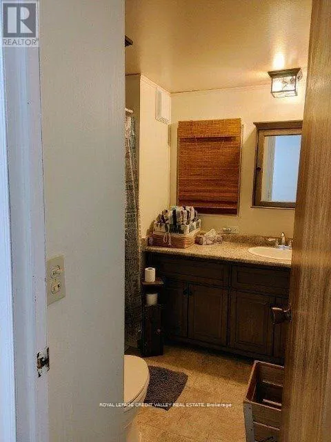 5 LAUREL LANE