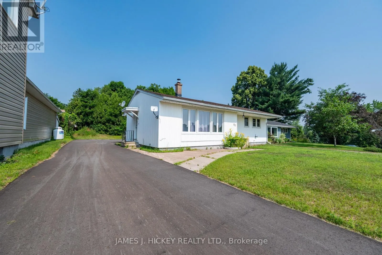 60 LAURIER AVENUE