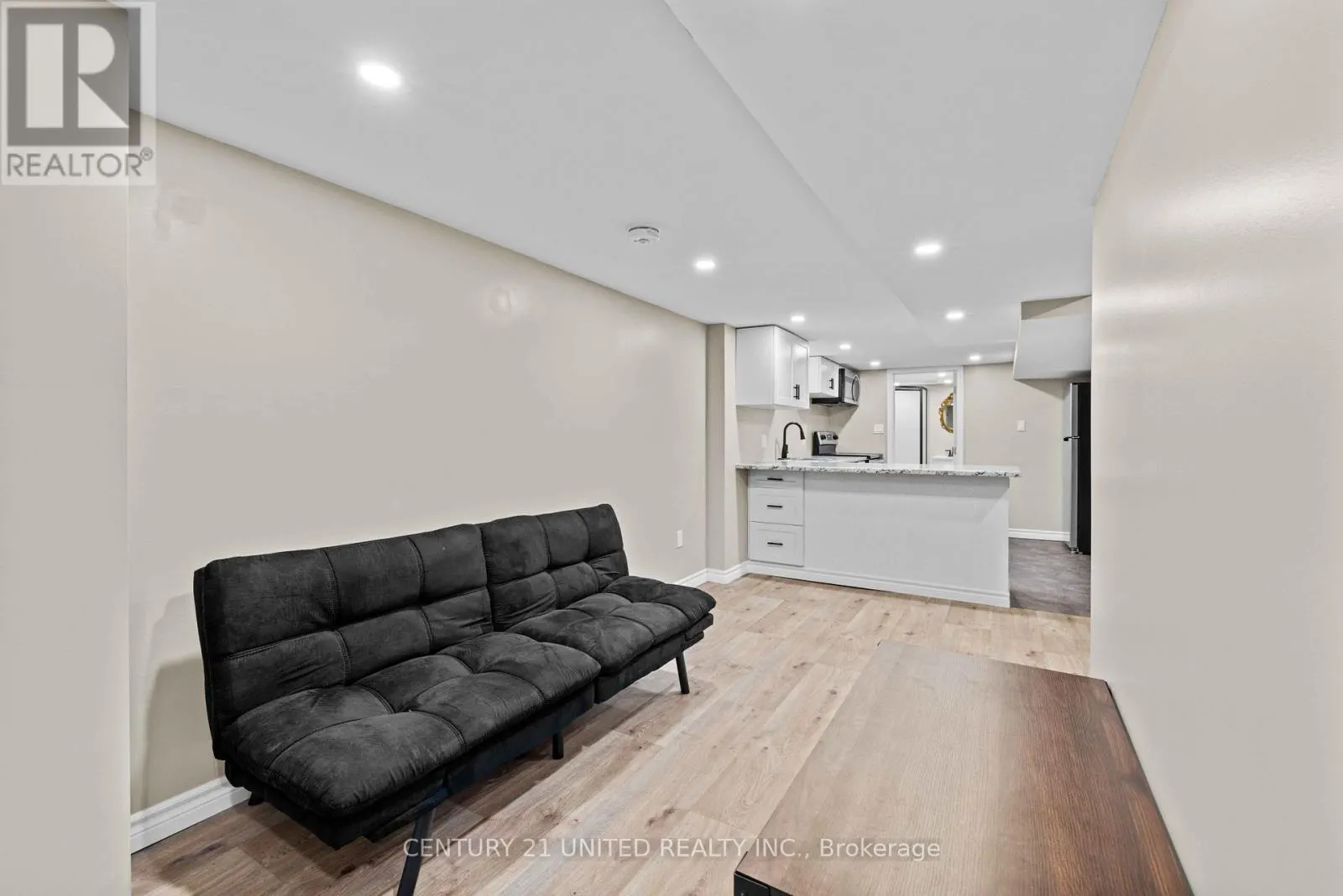 300 LINDAN AVENUE