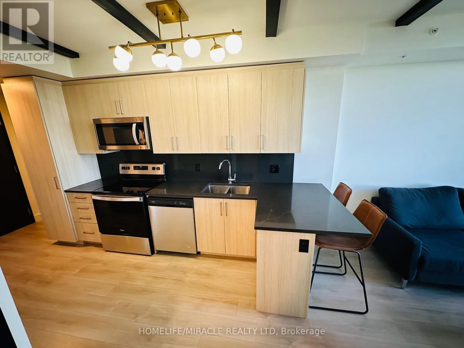2226 - 145 COLUMBIA STREET W