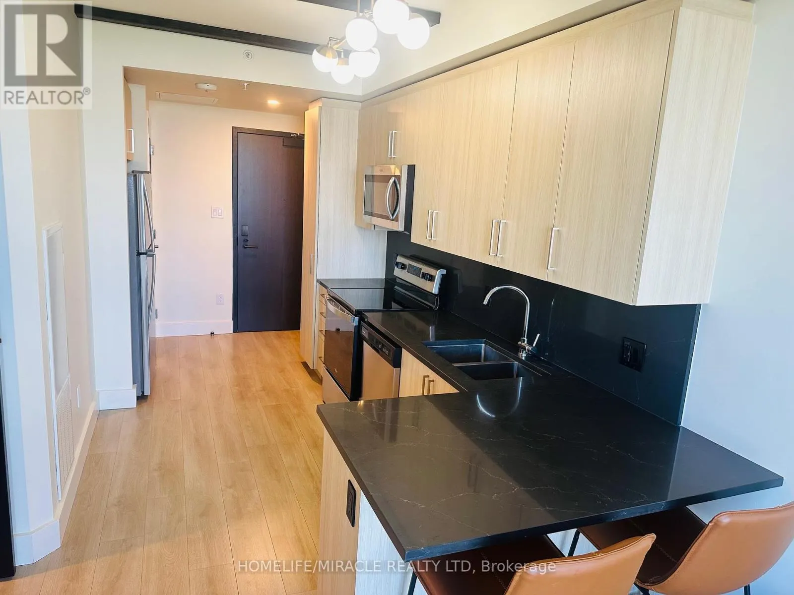 2226 - 145 COLUMBIA STREET W
