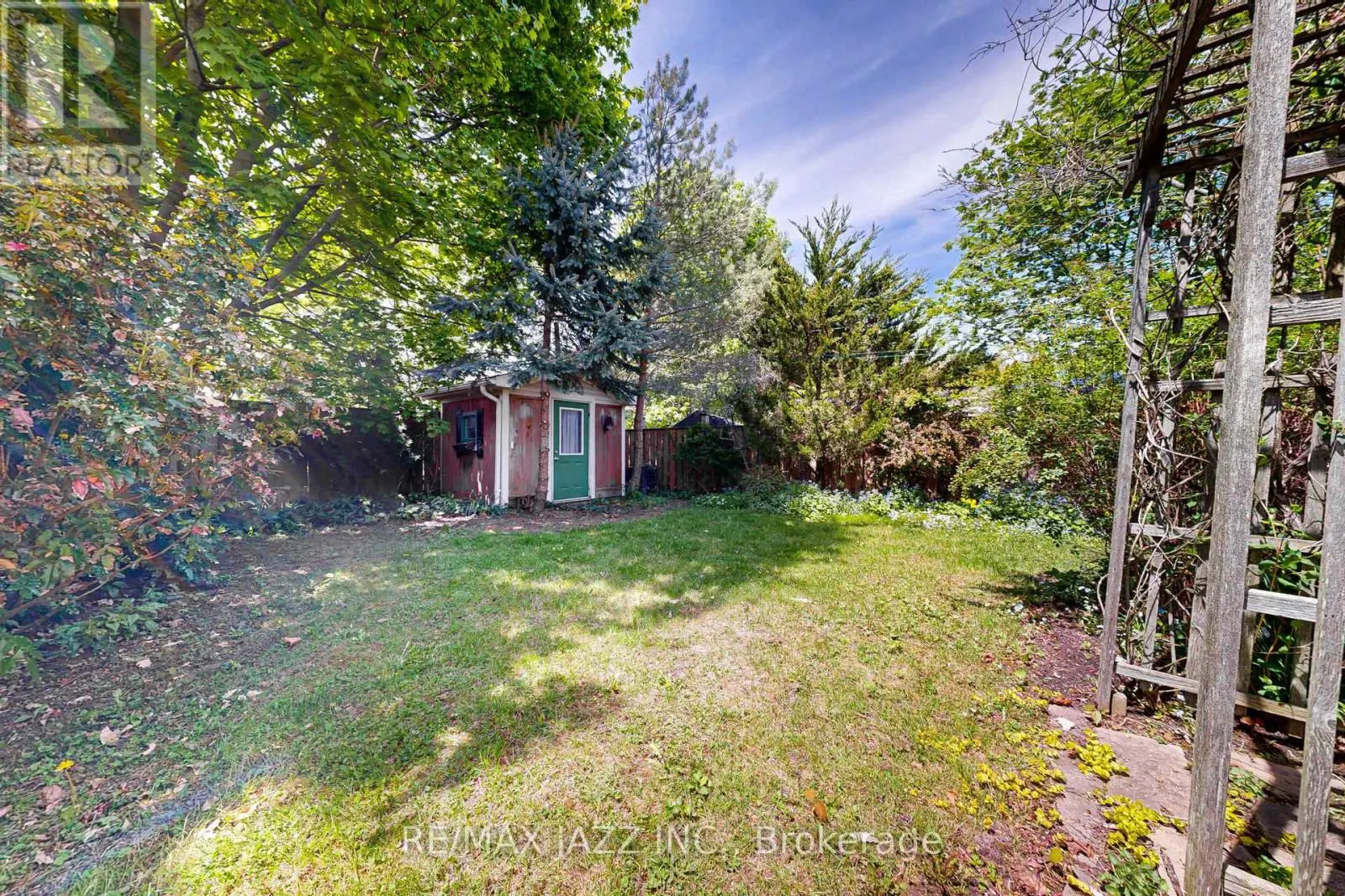 13 SPRINGBROOK ROAD