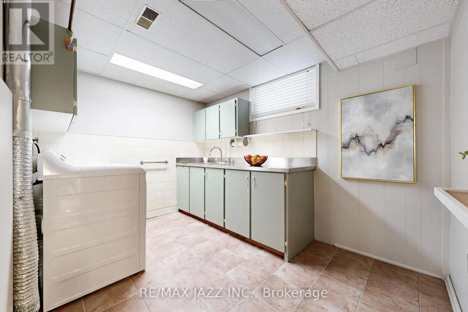 13 SPRINGBROOK ROAD