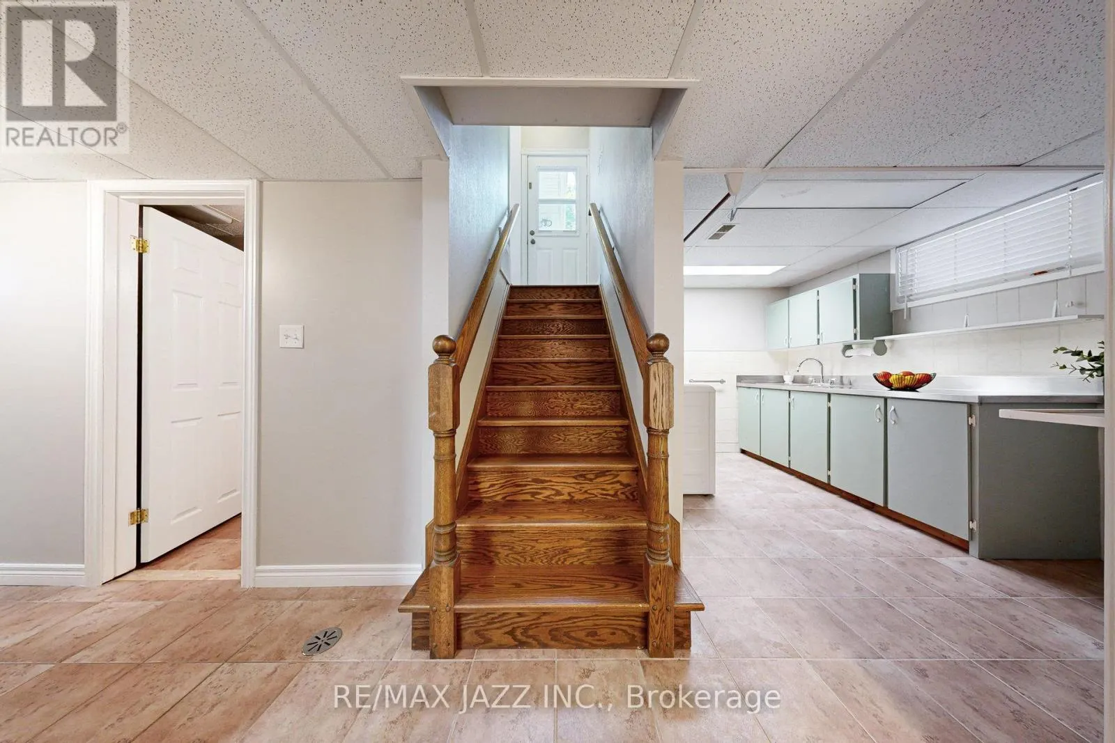 13 SPRINGBROOK ROAD