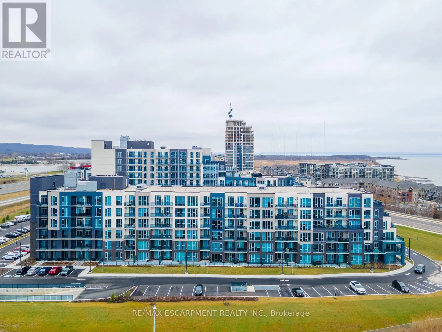 513 - 16 CONCORD PLACE