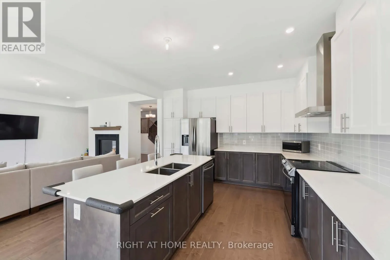 848 BECKTON HEIGHTS S