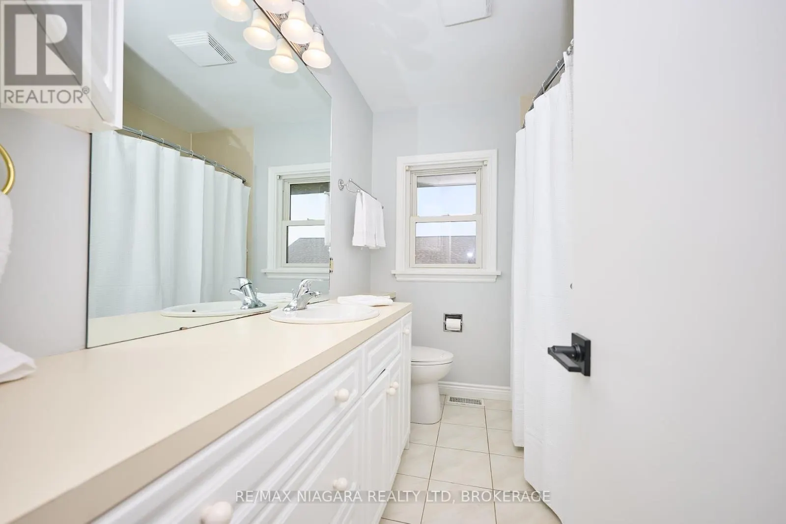 298 RIDGE ROAD W