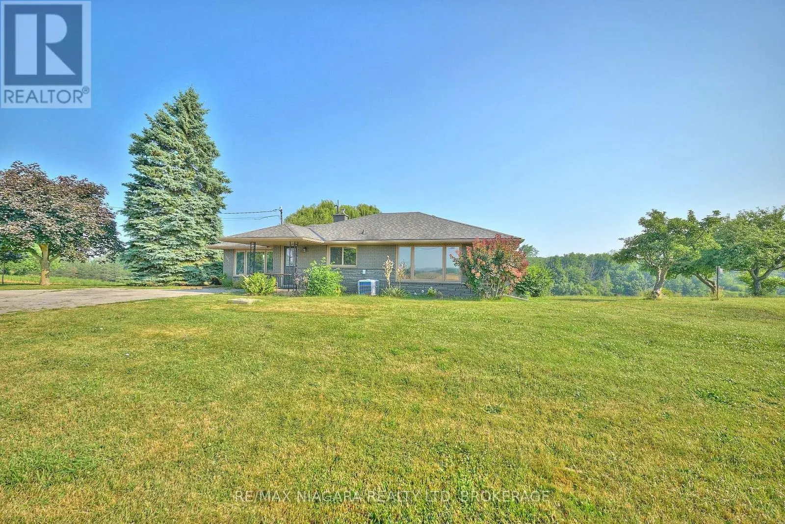 298 RIDGE ROAD W