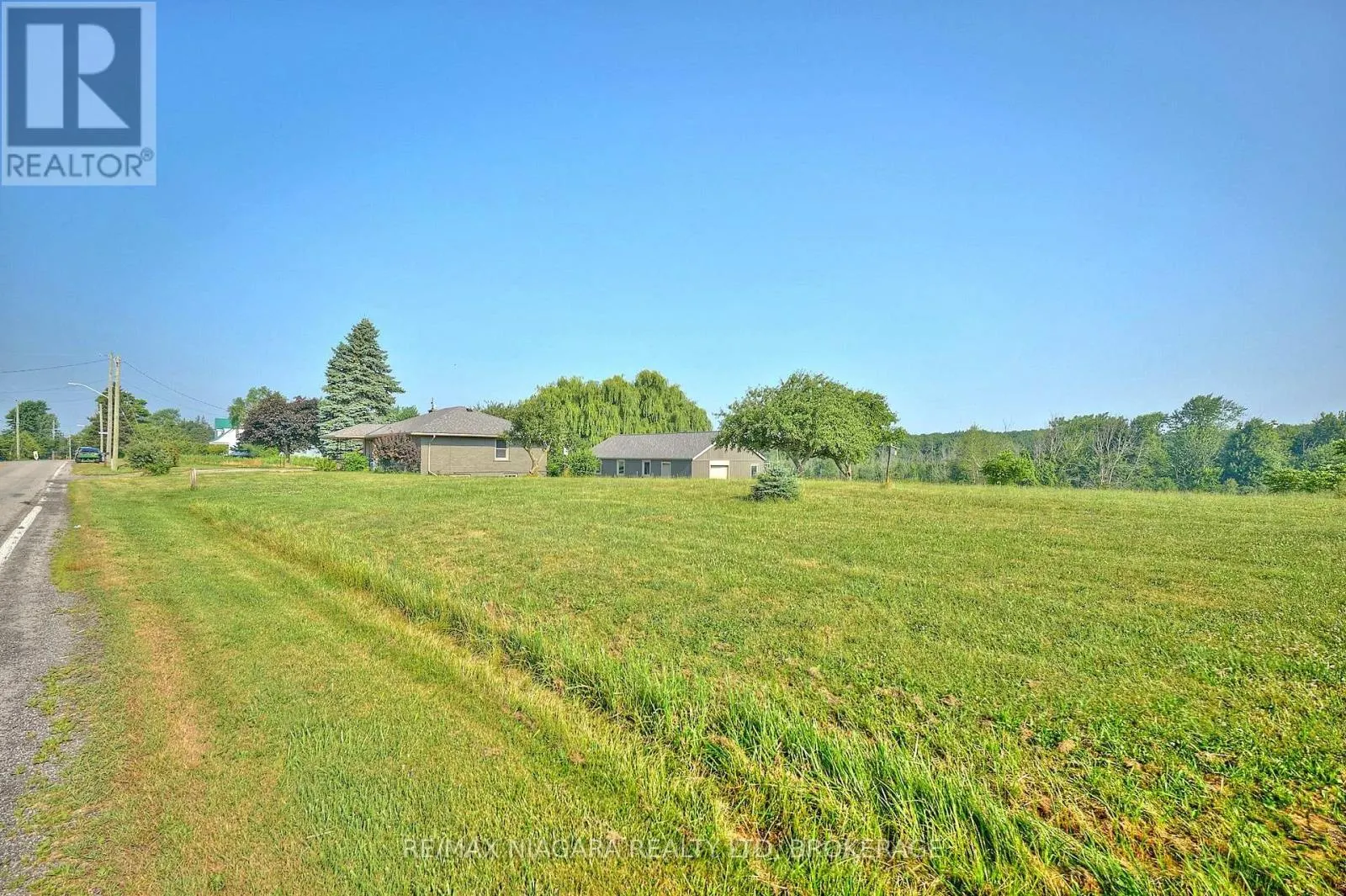 298 RIDGE ROAD W