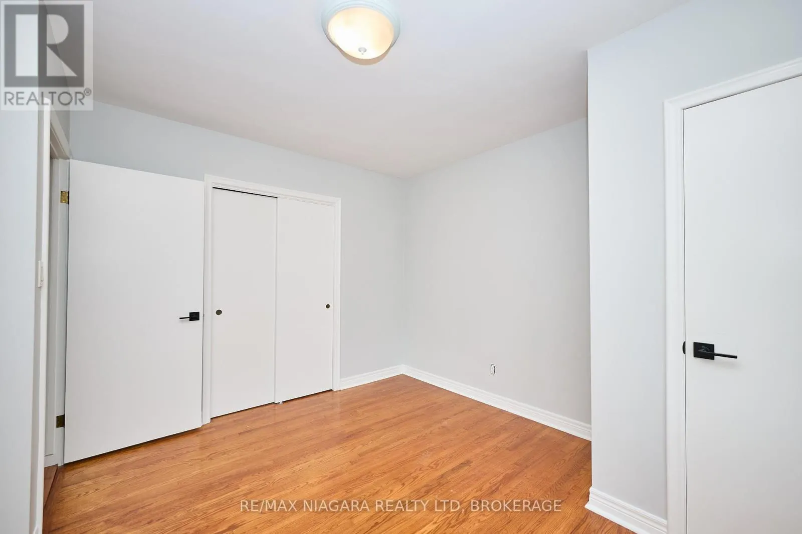 298 RIDGE ROAD W