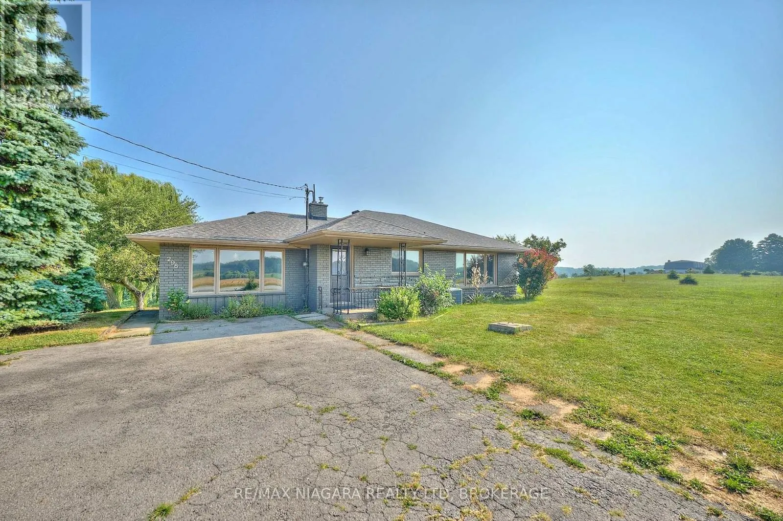 298 RIDGE ROAD W