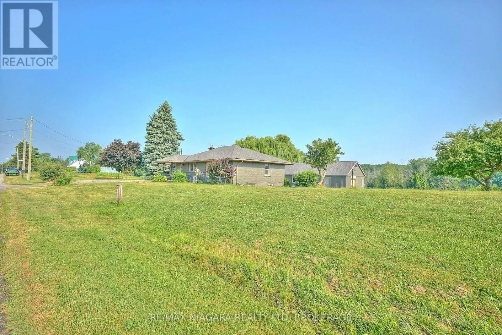 298 RIDGE ROAD W