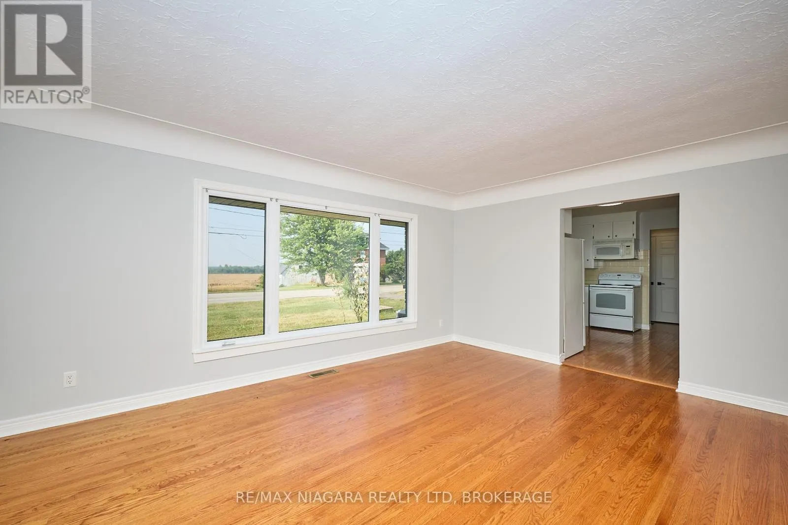 298 RIDGE ROAD W