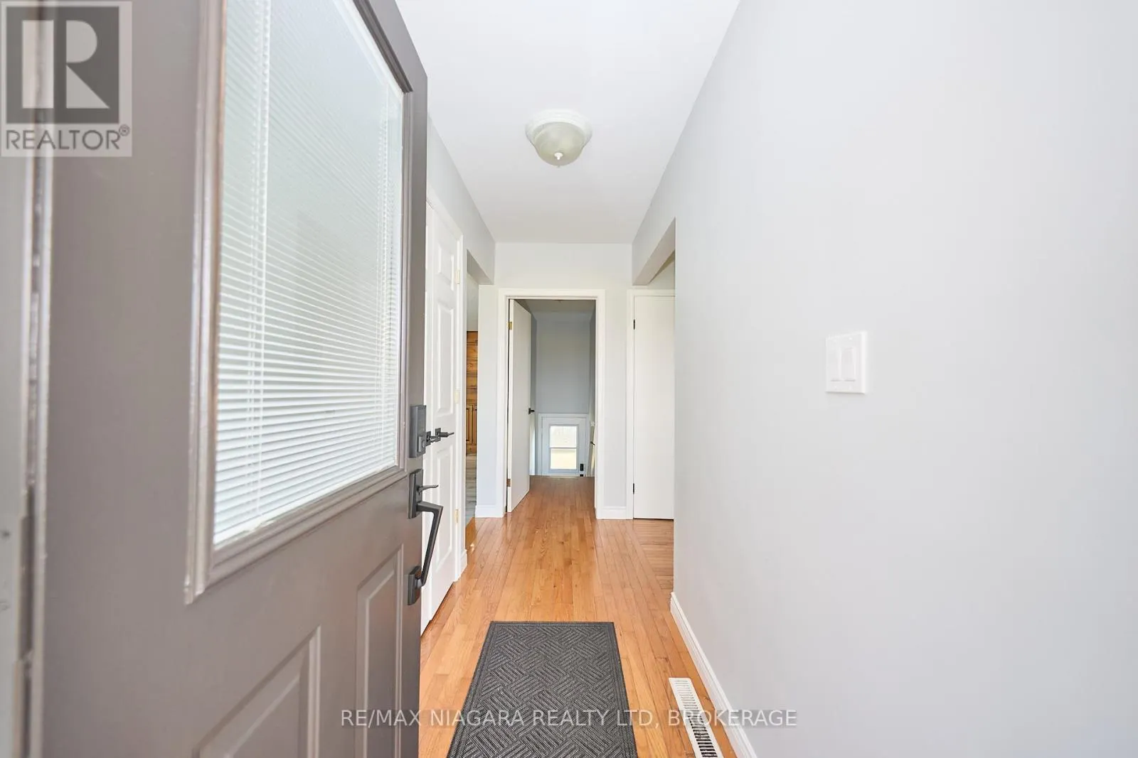 298 RIDGE ROAD W