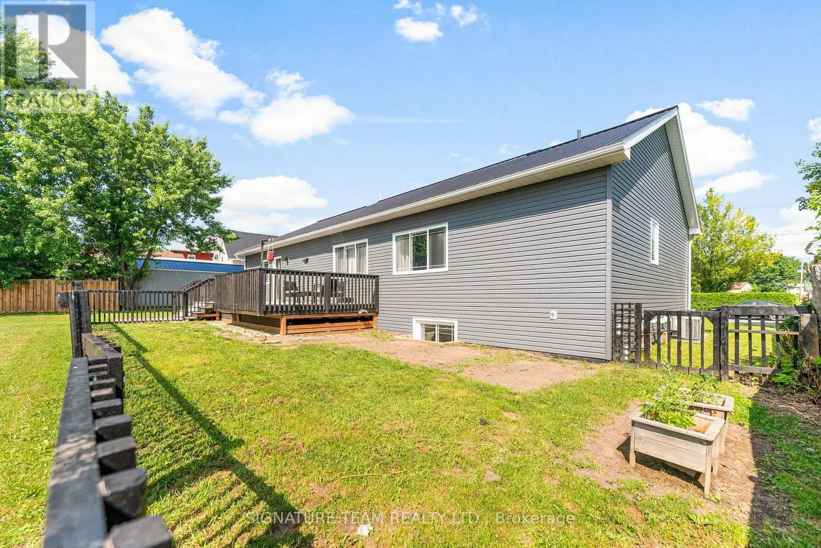 17 MEADOW STREET