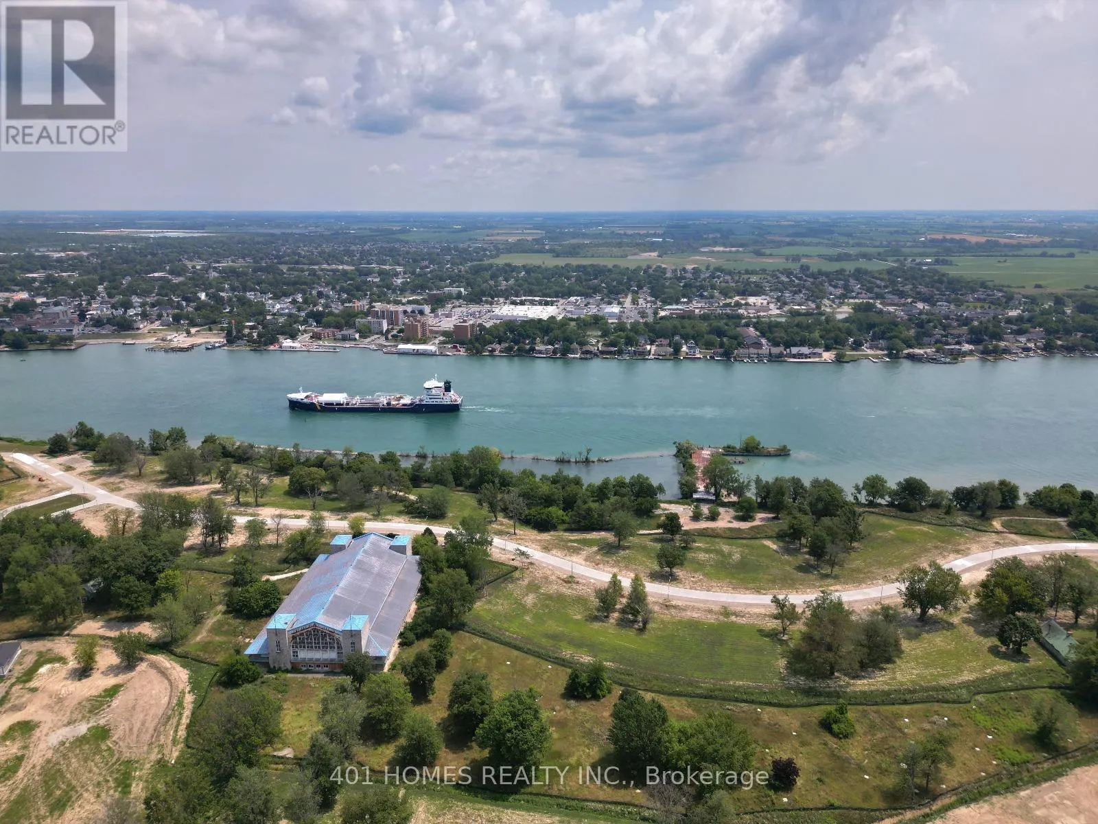 271 CRYSTAL BAY DRIVE