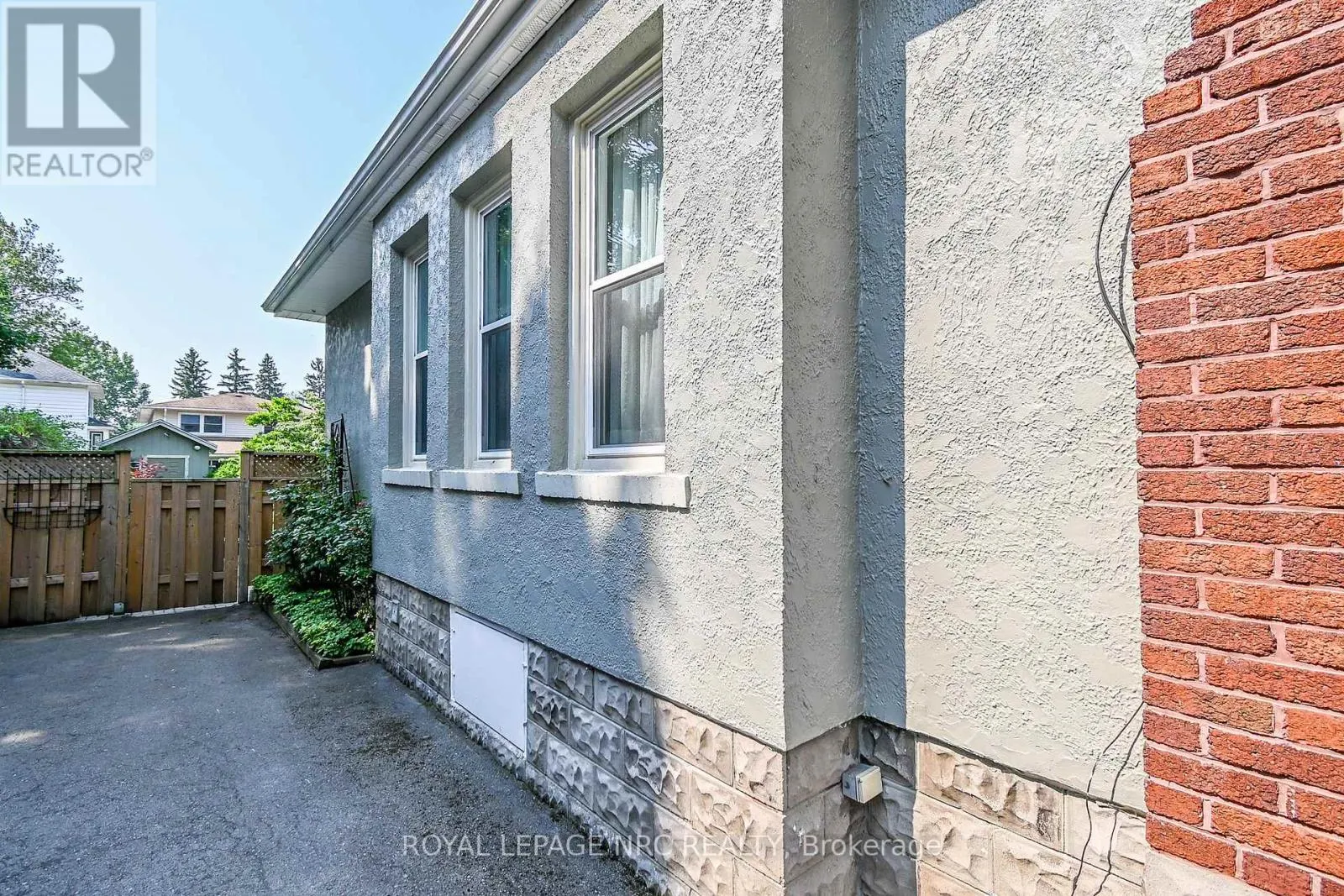 250 KENT STREET
