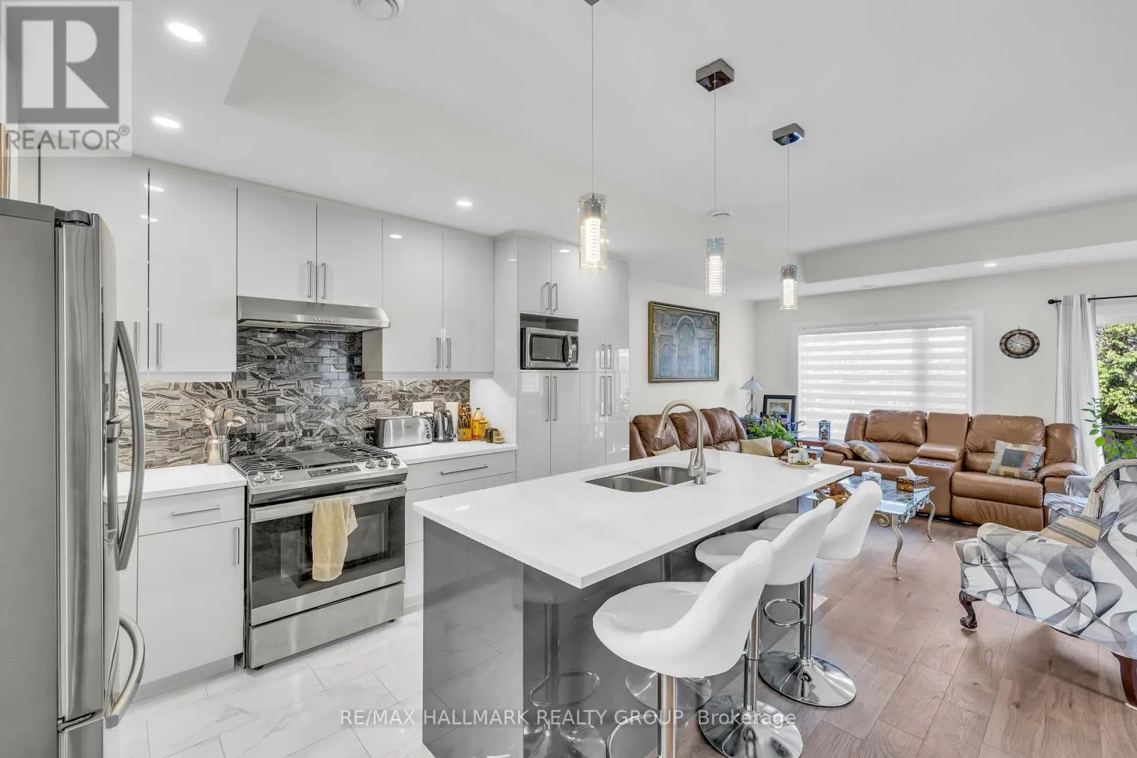 165 LONGPRE STREET