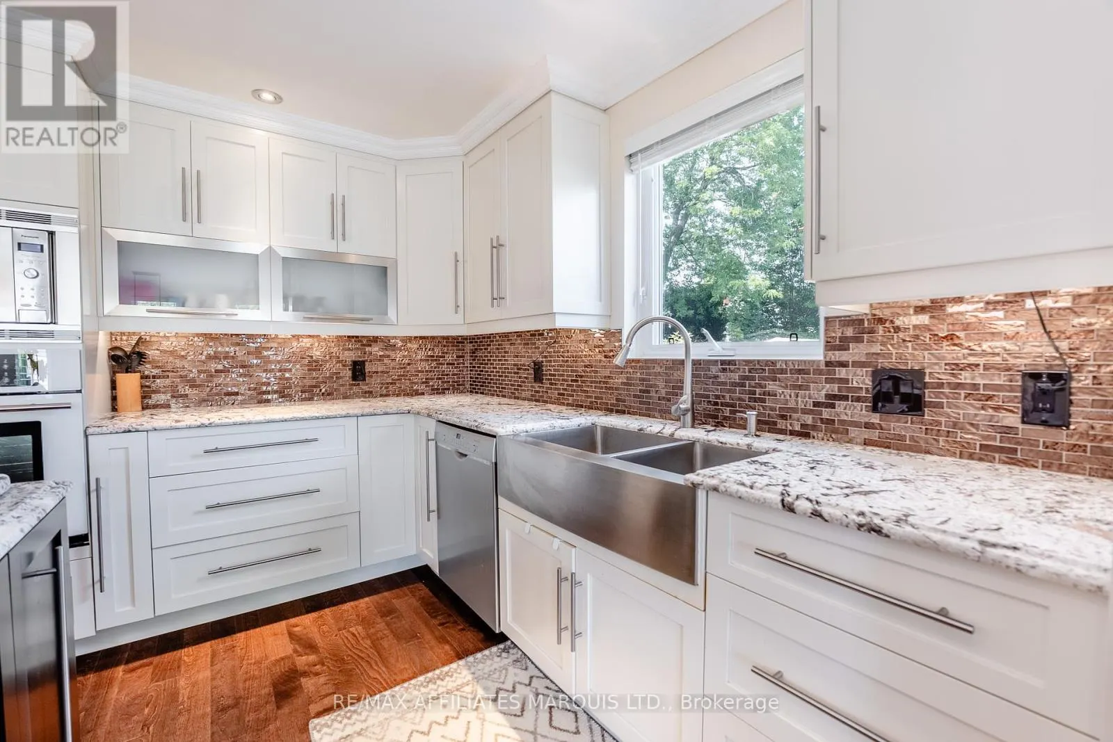 875 KENYON CRESCENT