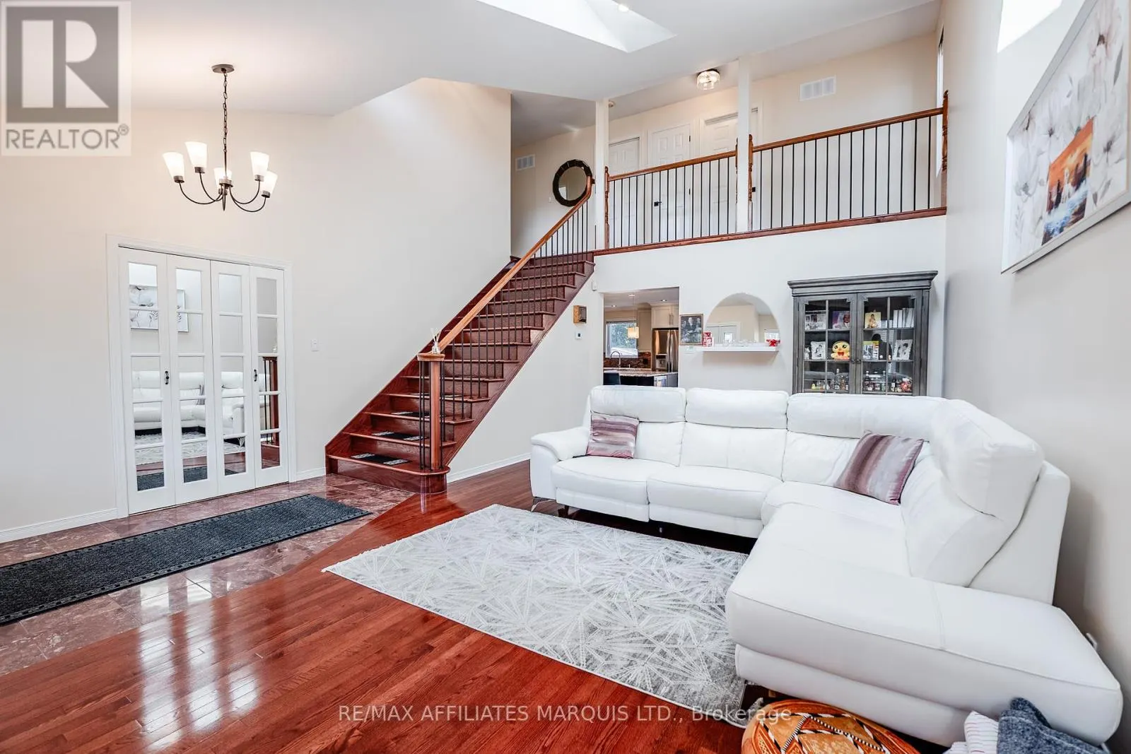 875 KENYON CRESCENT