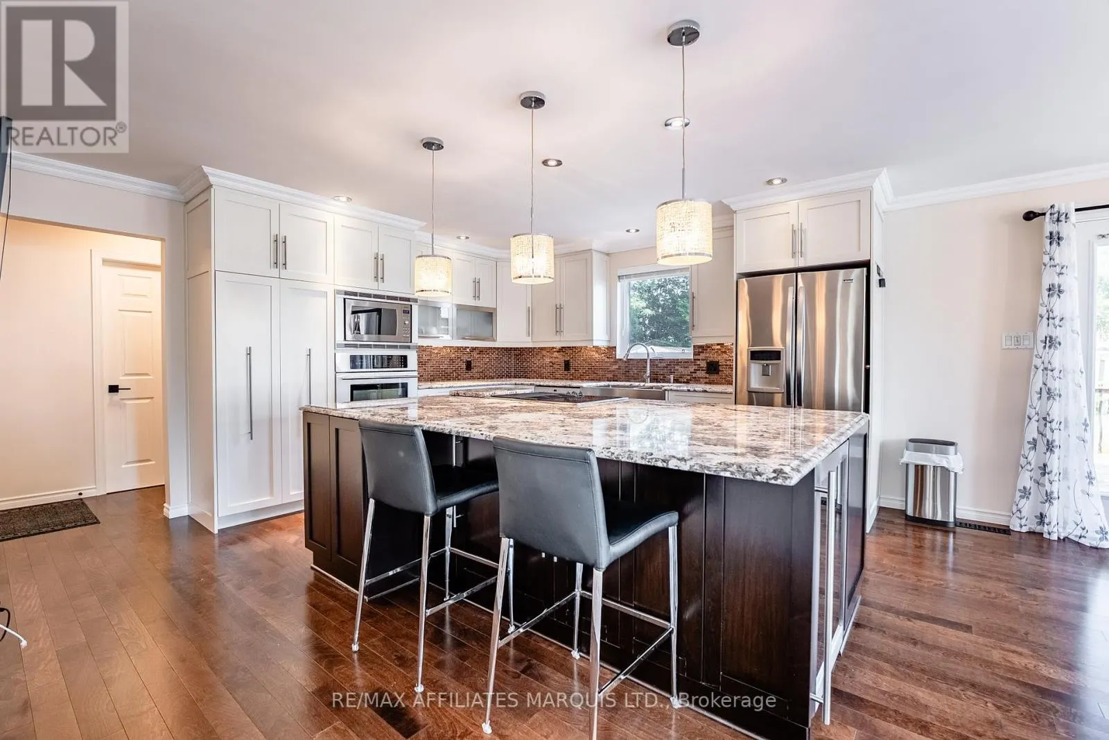 875 KENYON CRESCENT