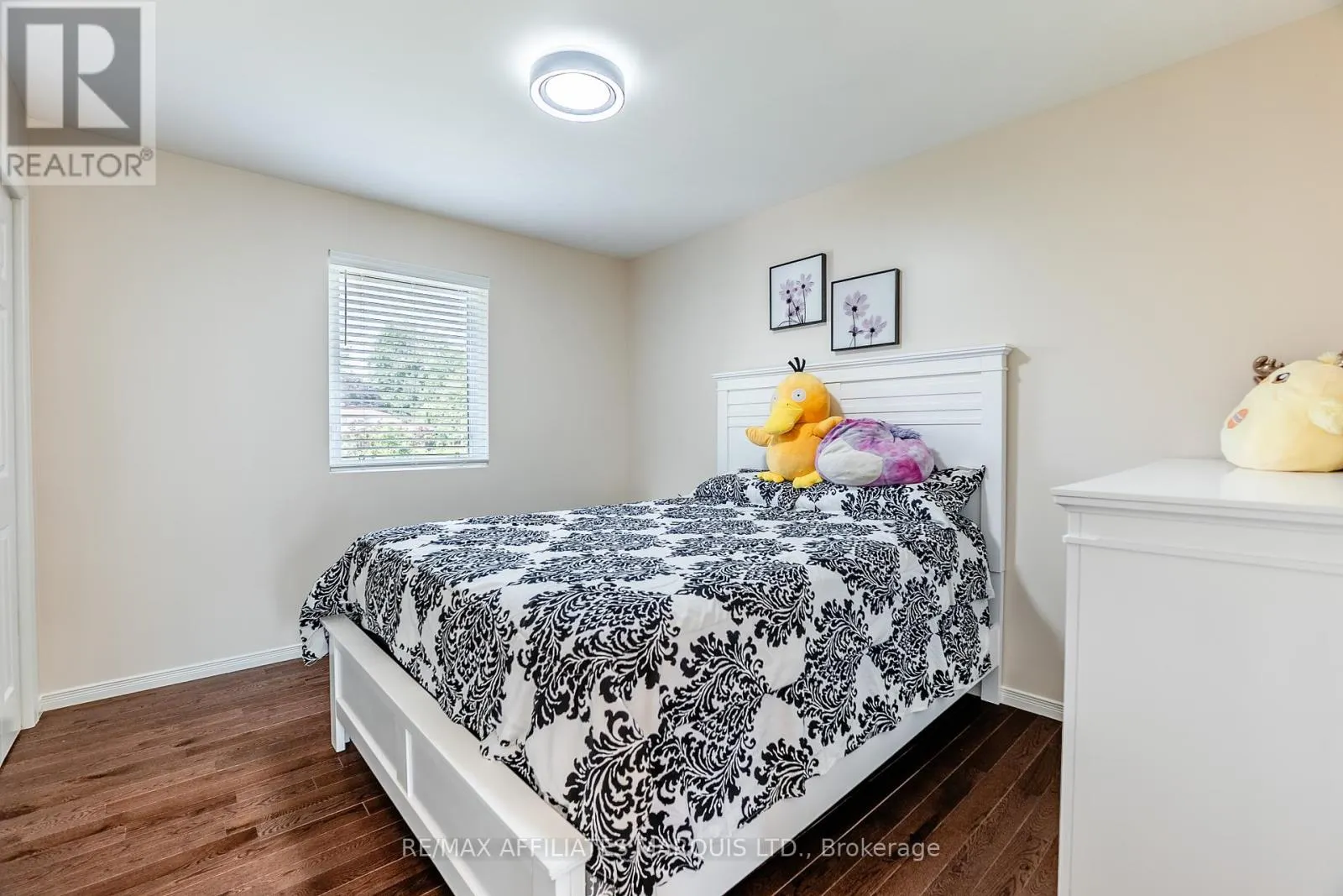 875 KENYON CRESCENT