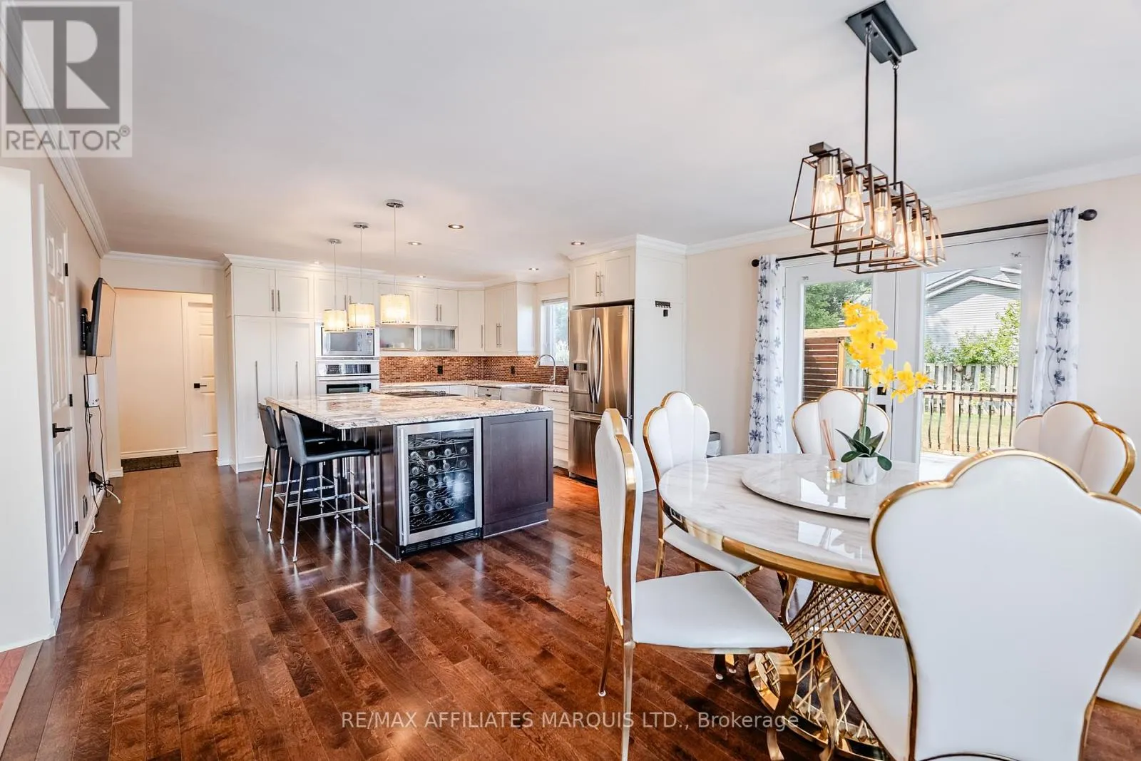875 KENYON CRESCENT