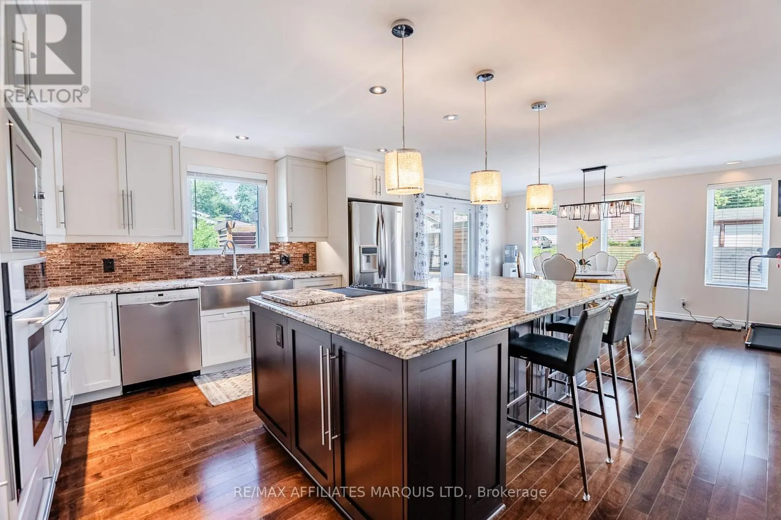 875 KENYON CRESCENT