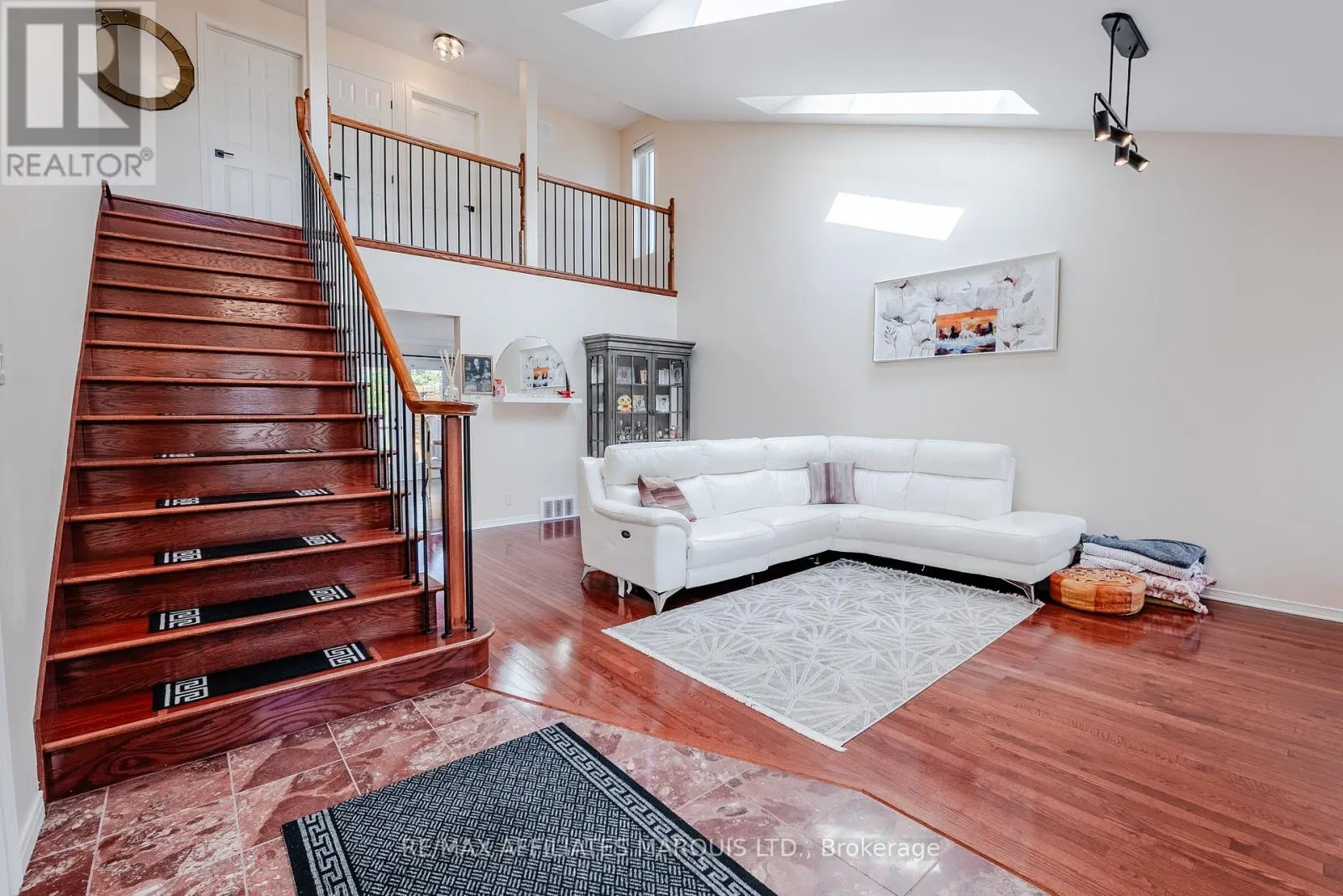 875 KENYON CRESCENT