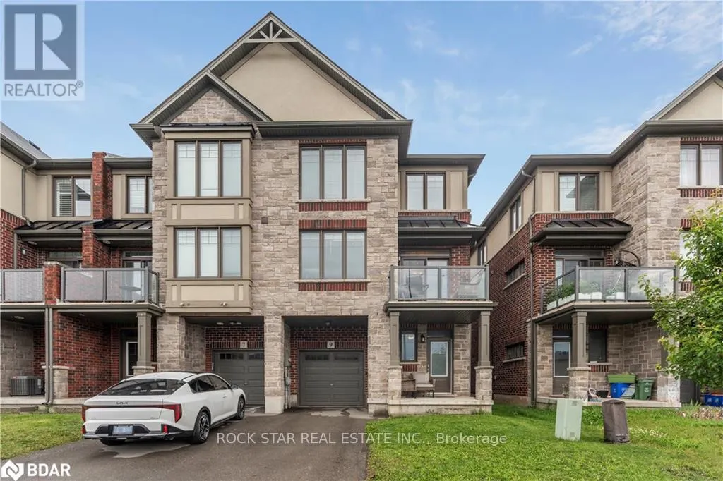 9 DODMAN CRESCENT