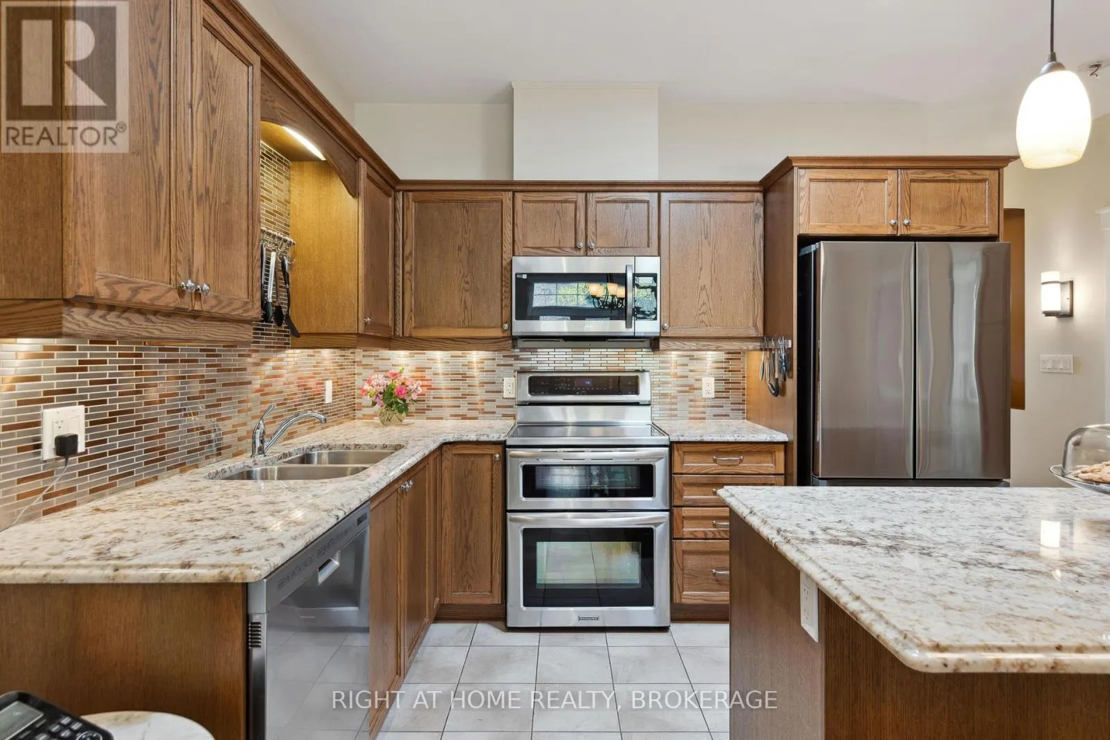 UNIT 17 - 2880 KING STREET, #Unit 17