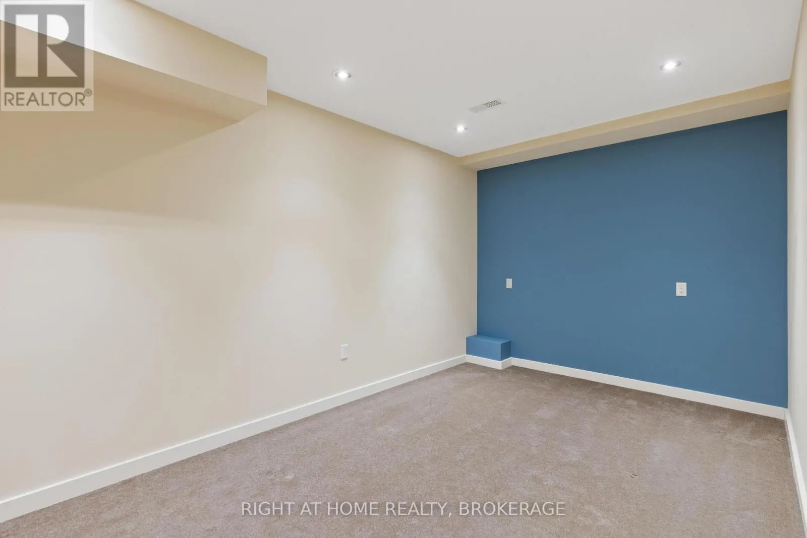 UNIT 17 - 2880 KING STREET, #Unit 17