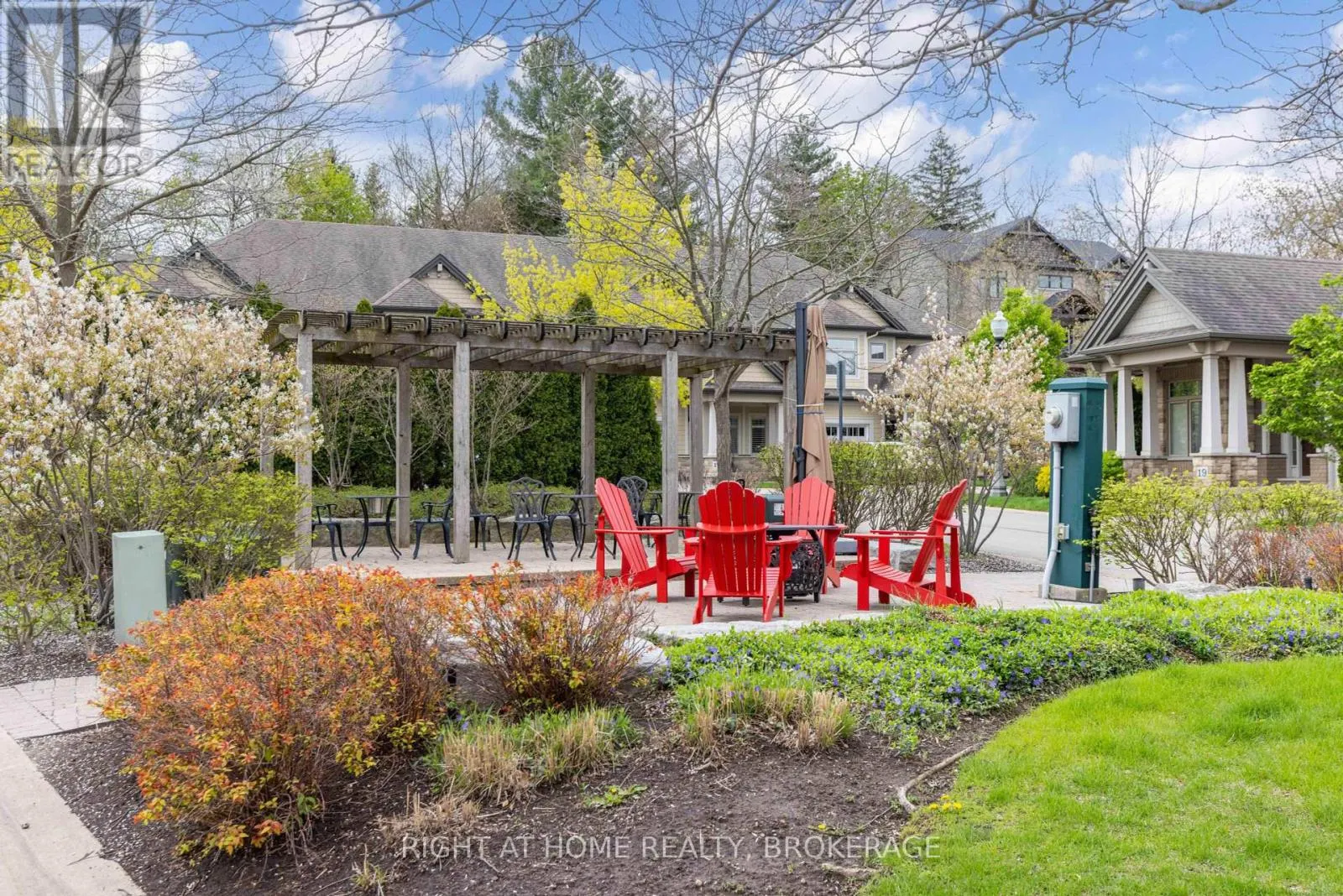 UNIT 17 - 2880 KING STREET, #Unit 17