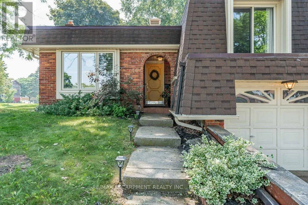 44 CEDARLAND DRIVE