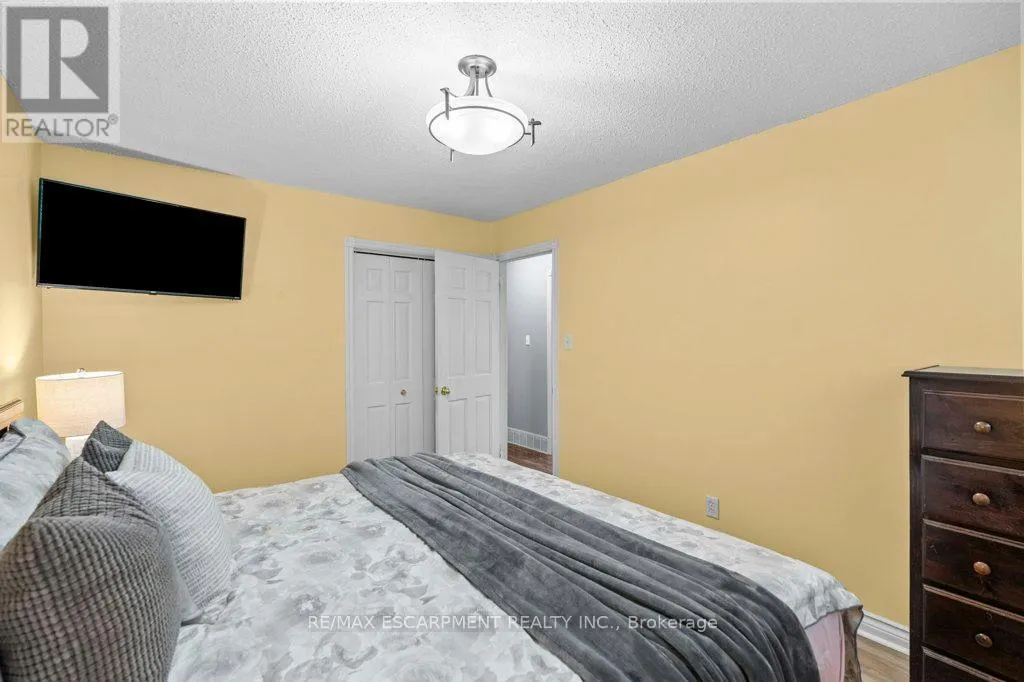 44 CEDARLAND DRIVE