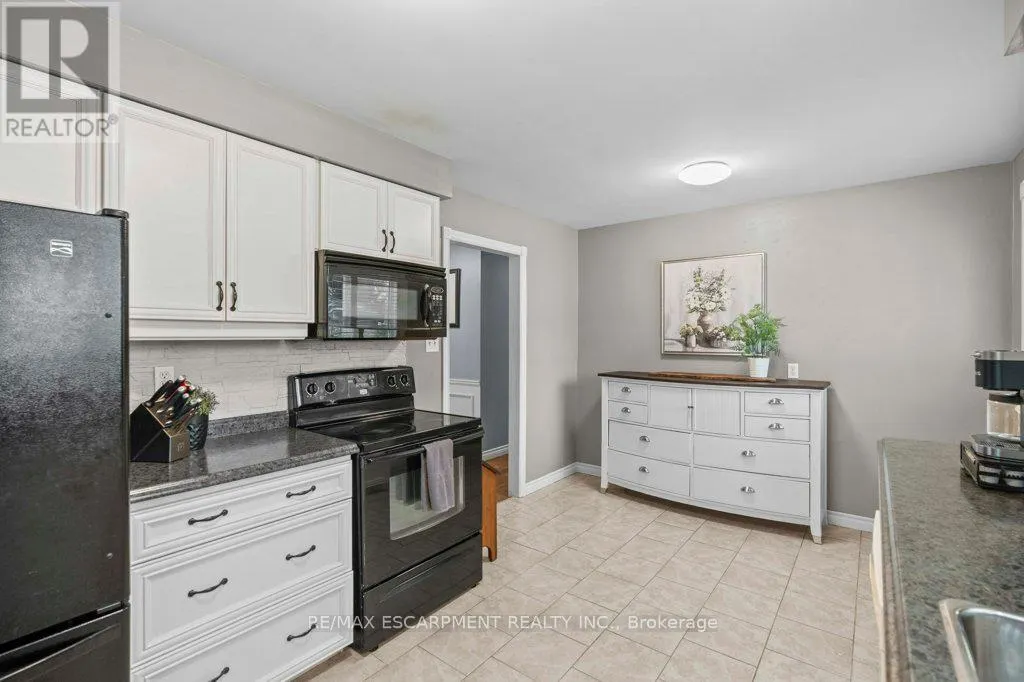 44 CEDARLAND DRIVE
