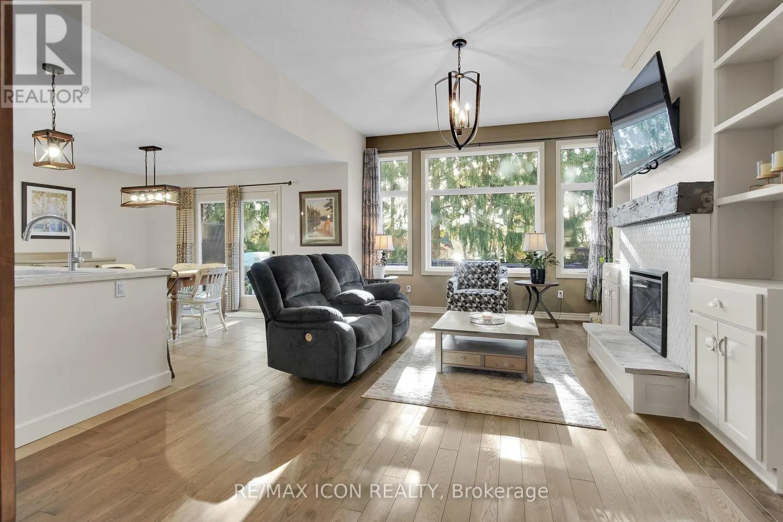 17 TANAGER PLACE