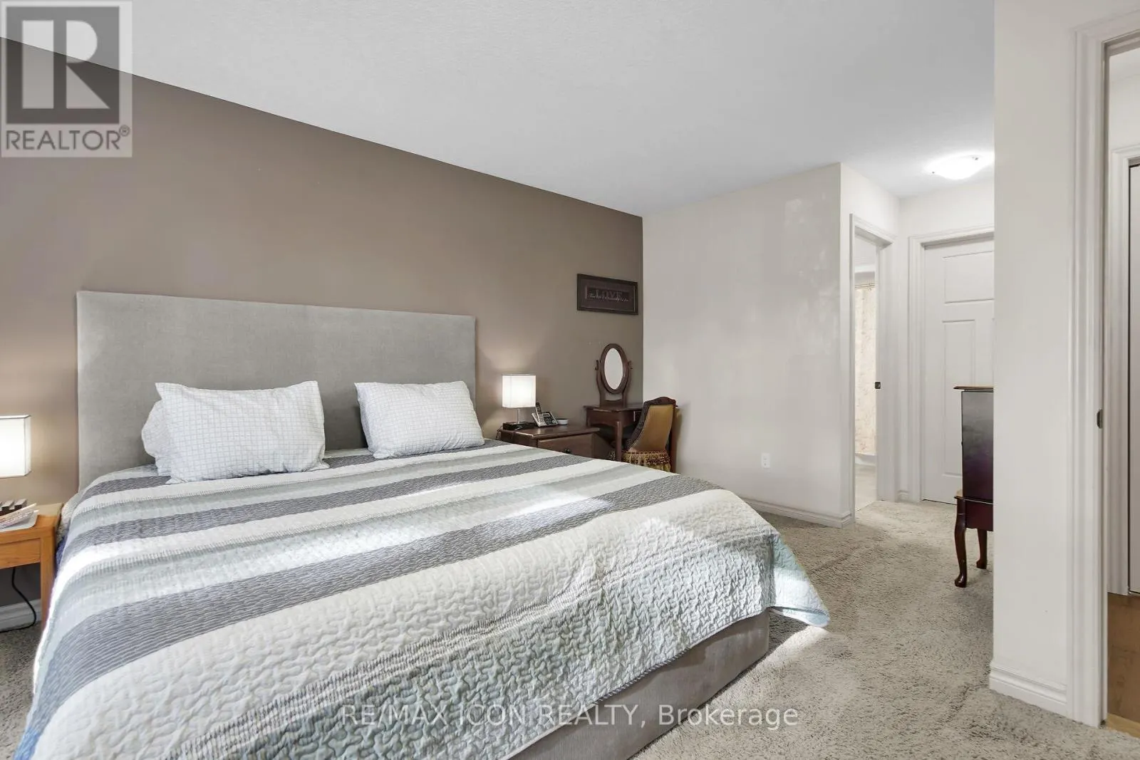 17 TANAGER PLACE