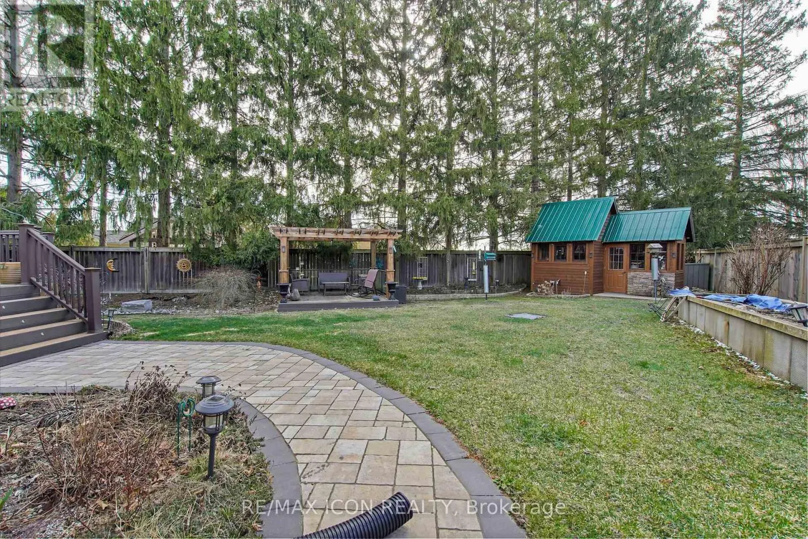 17 TANAGER PLACE