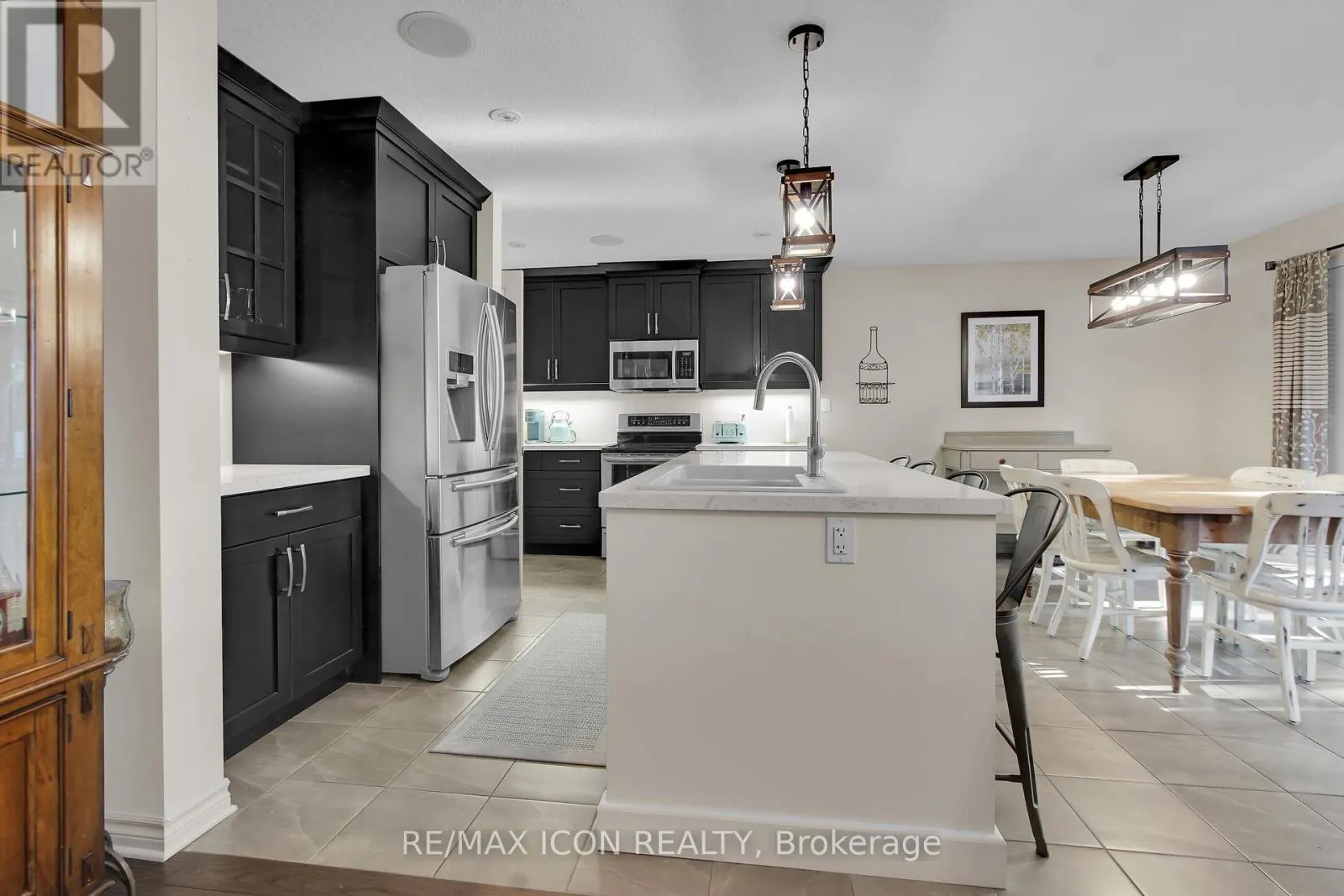 17 TANAGER PLACE