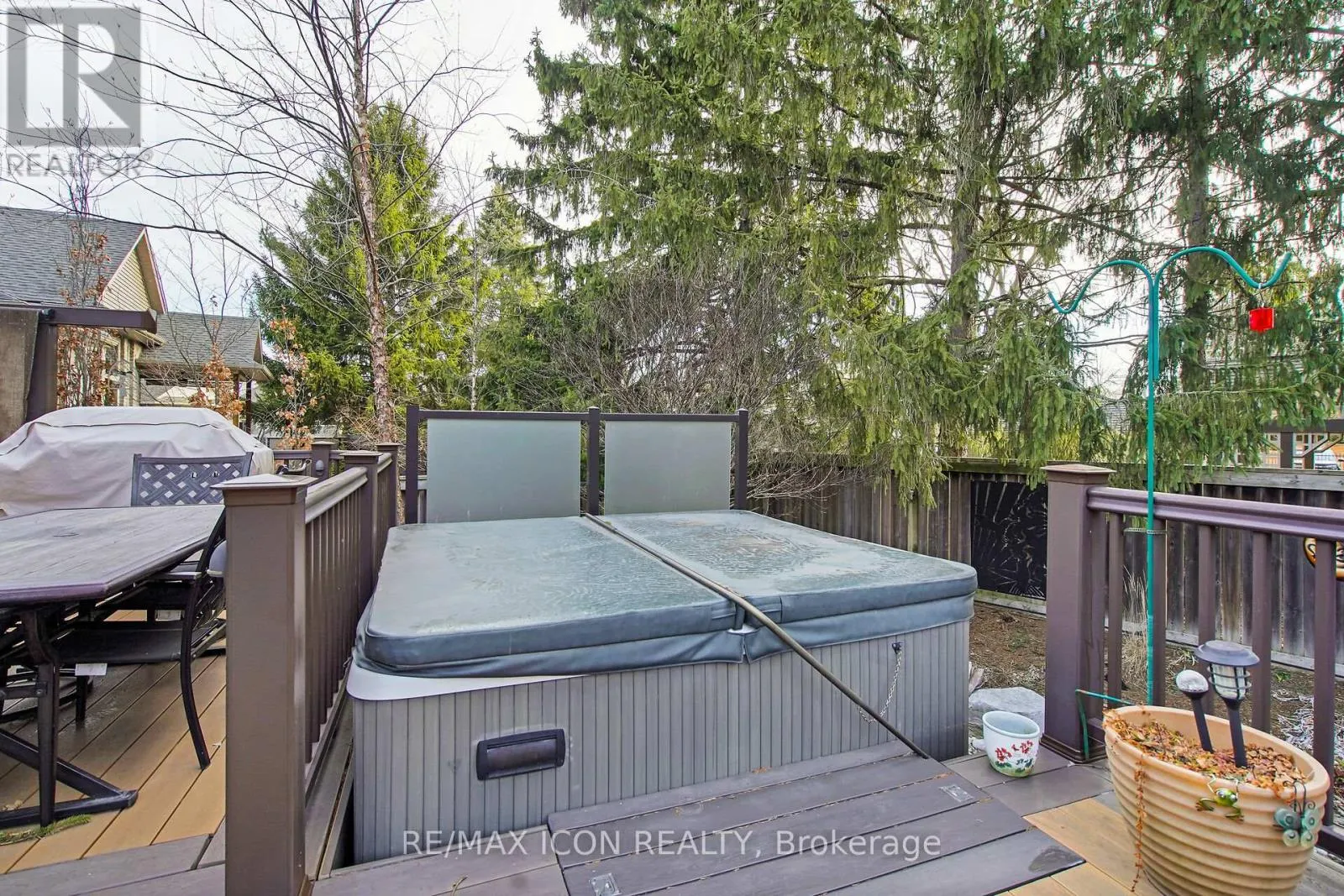 17 TANAGER PLACE