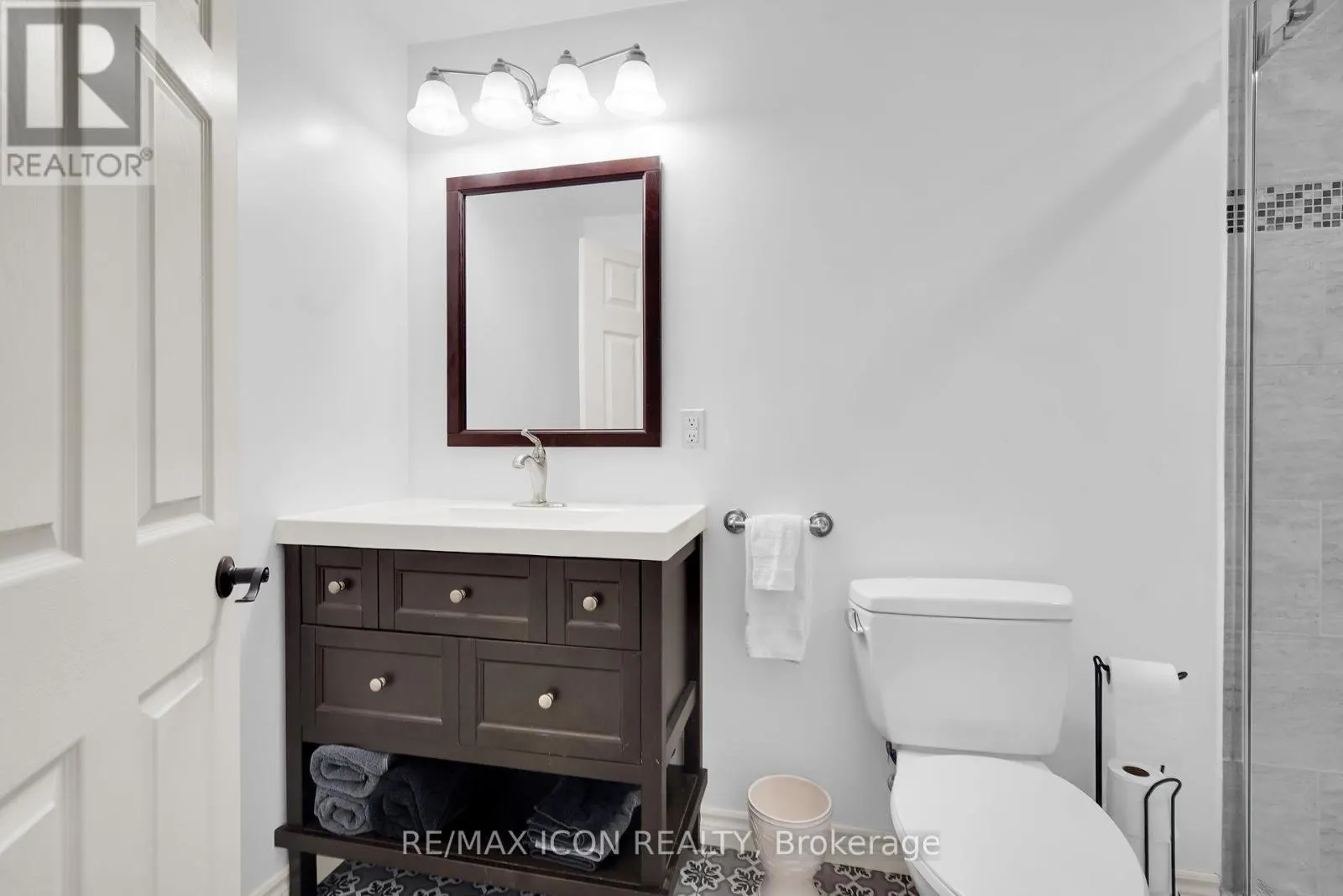17 TANAGER PLACE