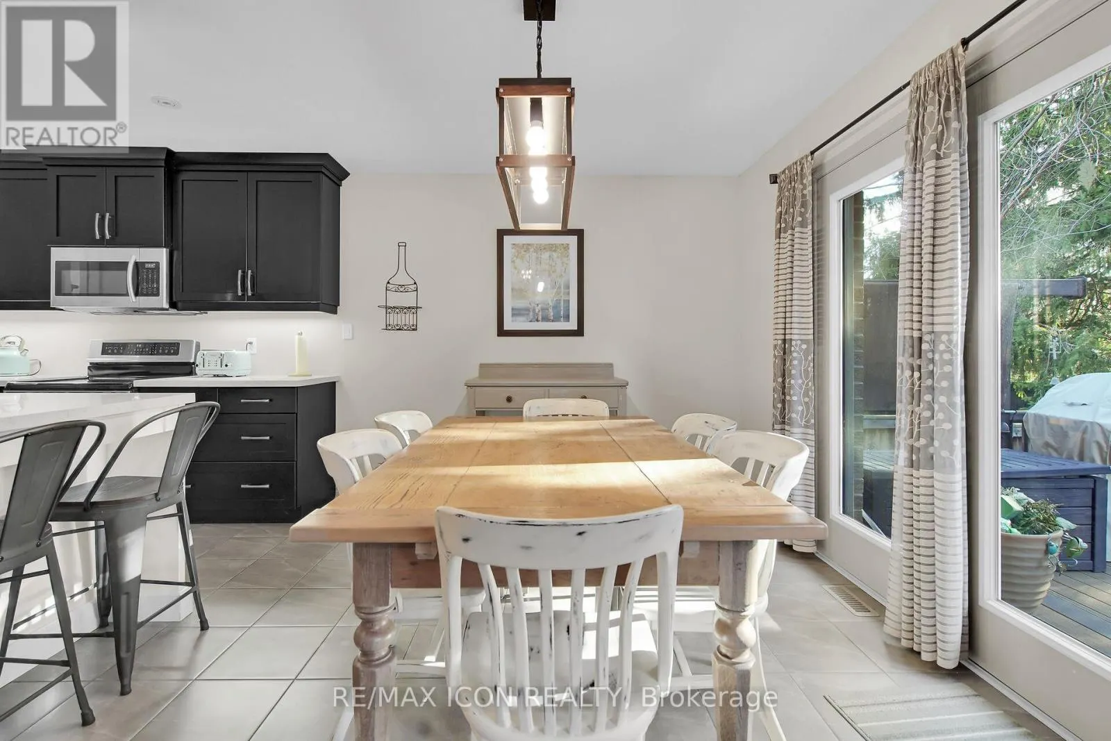 17 TANAGER PLACE