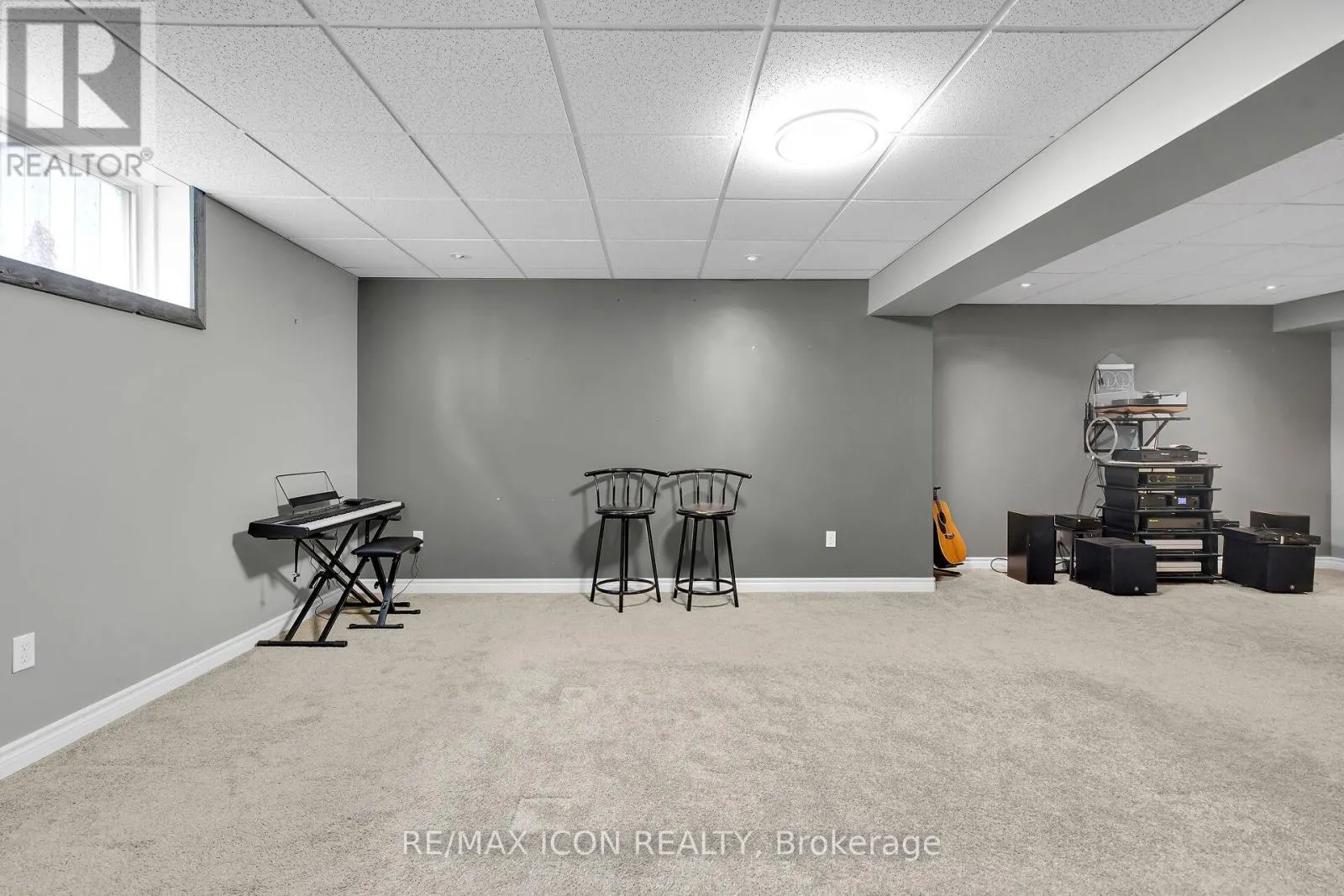 17 TANAGER PLACE
