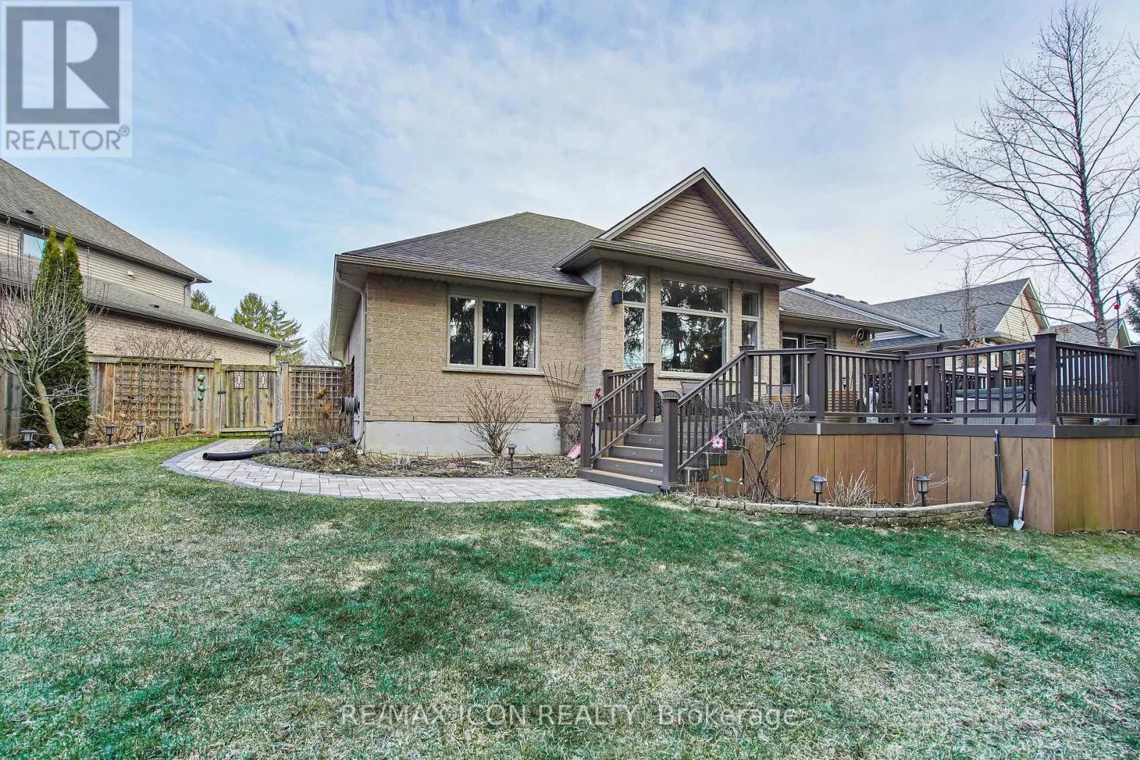 17 TANAGER PLACE
