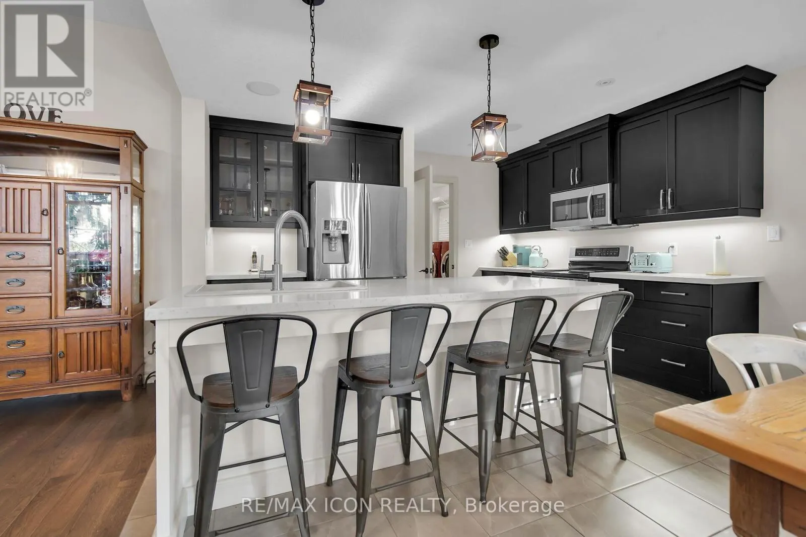 17 TANAGER PLACE