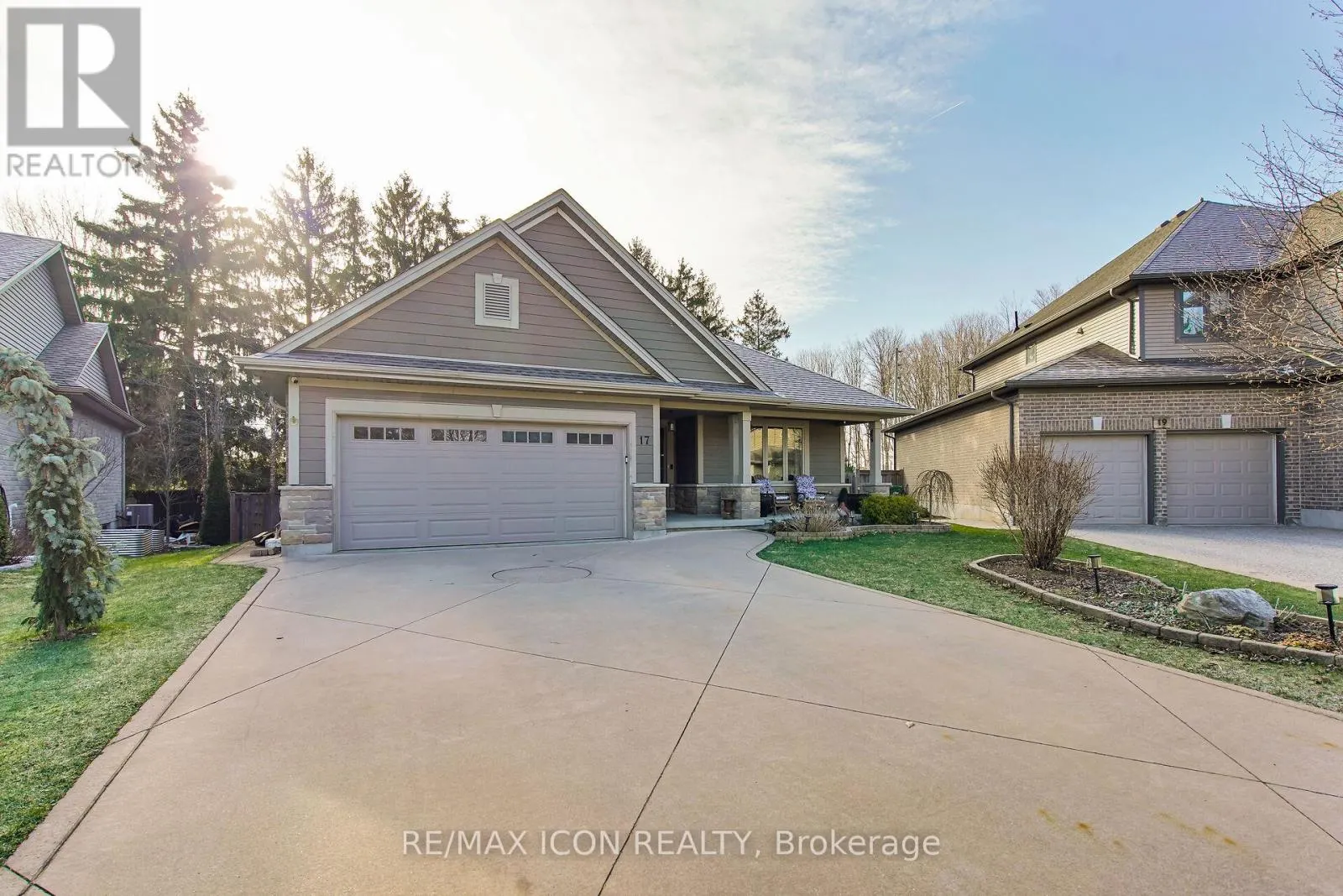 17 TANAGER PLACE