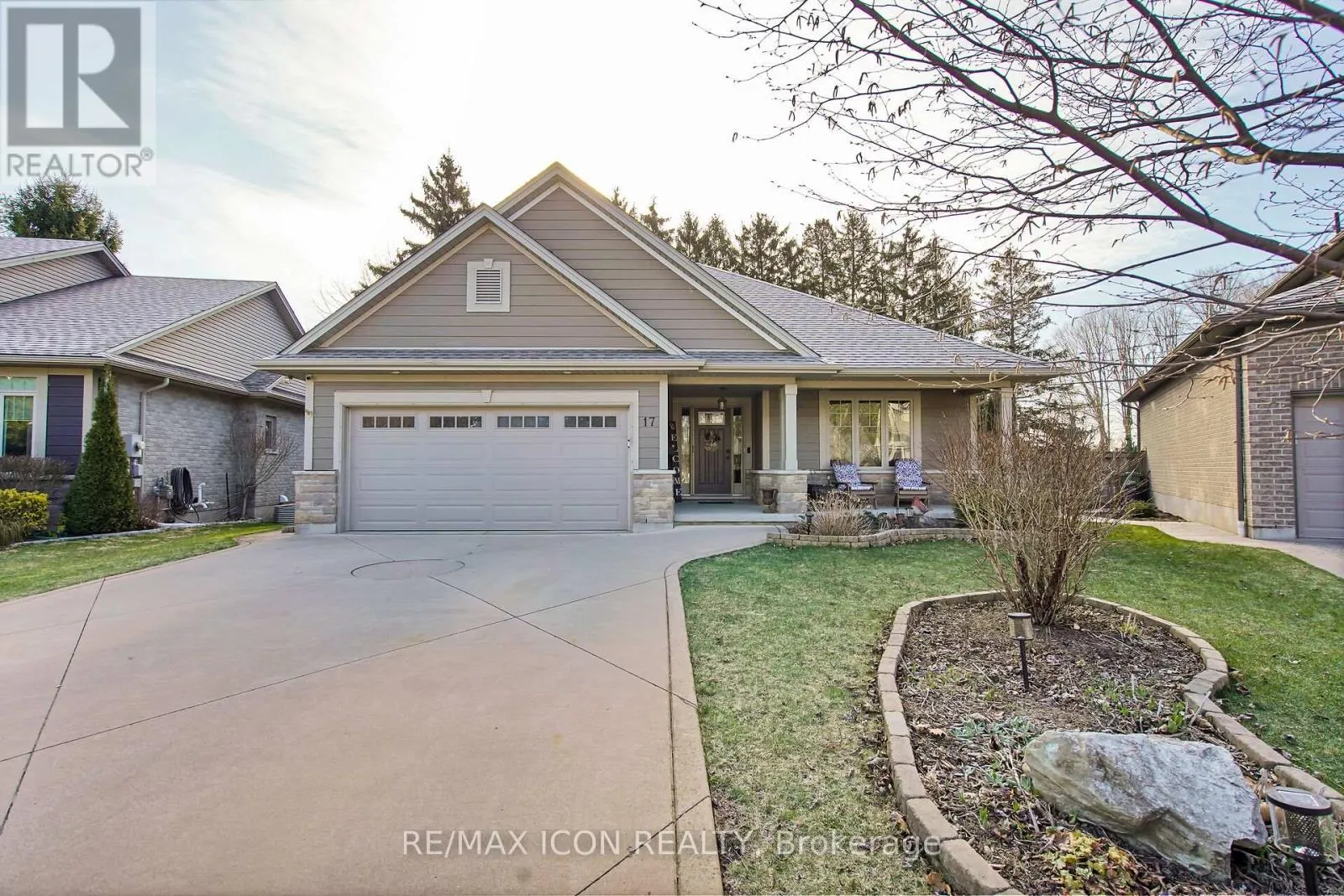 17 TANAGER PLACE