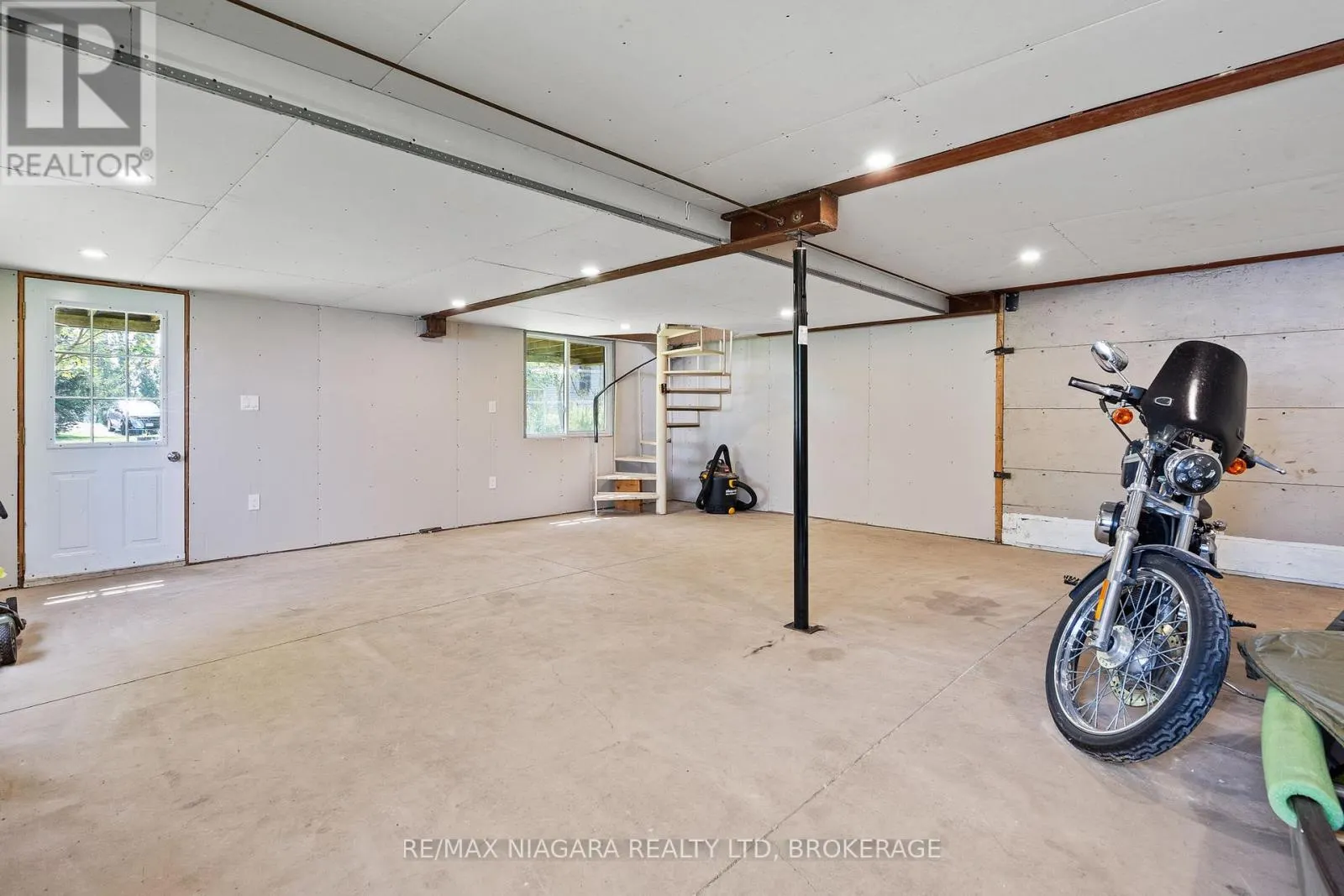 6 VILLELLA ROAD